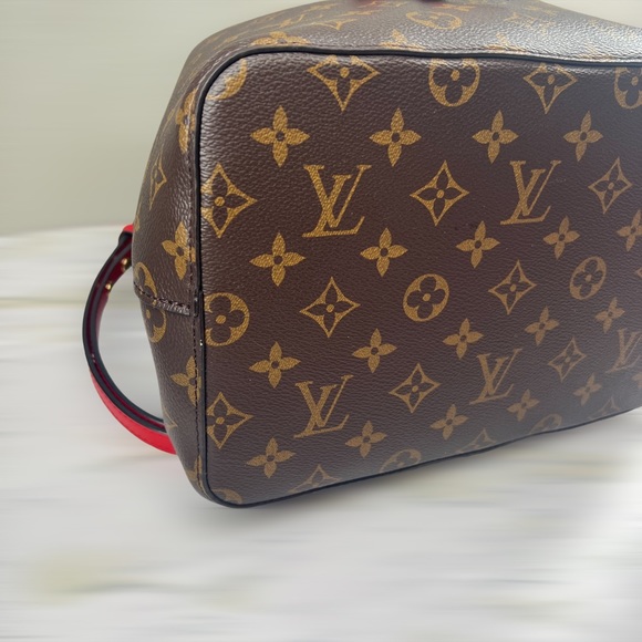 SOLD Louis Vuitton NeoNoe MM in Poppy Red - Picture 7 of 13
